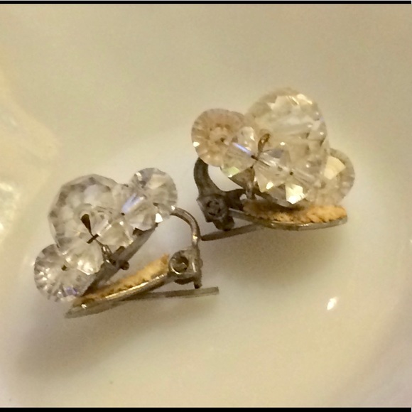 Gorgeous 1950s Vintage Earrings - Picture 4 of 6